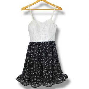 Disney Minnie Rocks The Dots Black & White Fit and Flare Strap Dress Size S